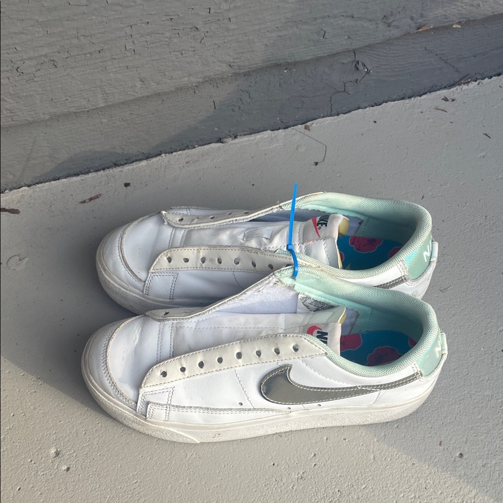 Nike Kids White and Silver Sneakers